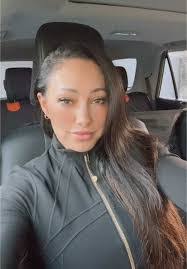 Jenee Lee's Instagram, Twitter & Facebook