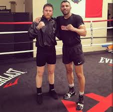 Canelo álvarez está dispuesto a enfrentarse a yildirim mientras esté esté el cetro de por medio, ya que él mismo dijo que estaba interesado en ganarlo. Canelo Alvarez To Face Wbc Mandatory Avni Yildirim Next In Mexico With Billy Joe Saunders And Caleb Plant Lined Up After