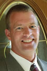 Larson wins a second term as Farmington's mayor