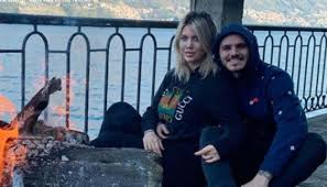 La pareja está disfrutando de sus días de descanso. Mauro Icardi Wanda Nara S 2 5m Villa At Lake Como Neighbours George Clooney Watch