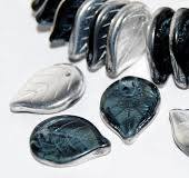 Amazon.com: 100 cuentas de vidrio prensado en hojas, 30310 de plata de  cristal de medio recubrimiento (30310 27001), vidrio, República Checa,  tamaño ...