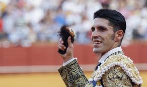 Talavante tiene una vértebra lumbar fracturada tras el percance de Sevilla