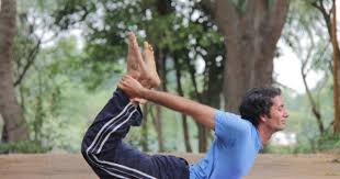 Bow Pose Dhanurasana How To Do Dhanurasana Yoga Health Benefits Video Steps The Art Of Living India