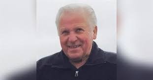 Robyn Morse's Instagram, Twitter & Facebook