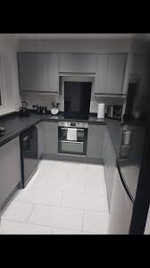 Slate grey kitchen with white worktops howdens joinery laminate. Here S A Few Pics Of Another Howdens Paul Finnon Joinery Facebook
