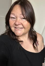 And that Ola Ray's hair style of the 80s... Mr Richie reaching out....by  saying Hello !