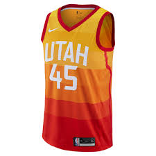Unsere jazz trikot shop angebote sind mit uniformen für alle heißesten utah spieler wie rudy gobert und dante exum bestückt. Donovan Mitchell Jazz City Edition Nba Trikots Gelb Nike Aj4648 728 S Basketballdirekt De