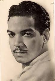 En 1956, Cantinflas se fue a Hollywood y protagonizó 'La Vuelta al Mundo en  80 Días,' una película que le dio un Globo de Oro como Mejor Actor de  Comedia. Imagínate al