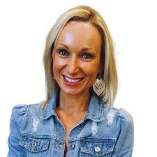 Jessica Leveille's Instagram, Twitter & Facebook