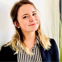 Amanda Hoffer's Instagram, Twitter & Facebook