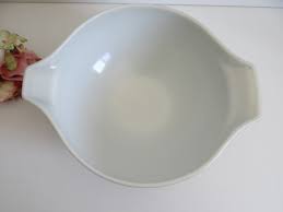 Blue tan brown & ivory super easy to clean! Vintage Pyrex Spring Blossom Cinderella Mixing Bowl Cinderella Bowl Mixing Bowl 444 Pyrex Green Crazy Daisy Bowl 4 Quart Bowl Second Wind Vintage