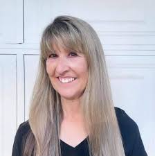 Anybody have any yearbooks or group pictures from the late 70's early 80's  of Bertha Moreno??? Please dm me