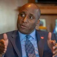 Kansas City mayor calls for reform after fatal shooting of local chef Shaun  Brady