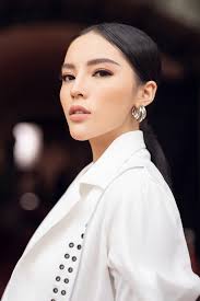 Hành trình nhan sắc và khối tài sản "không phải dạng vừa" của dàn Hoa hậu  đình đám