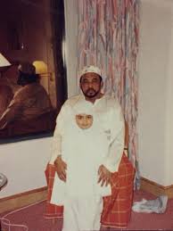 Ketika aku memasuki kamar tidur dan menemaninya di ranjang, mas aryo kemudian memelukku dan menciumku. 11 Tahun Papa Dah Tiada Kerana Rindu Mas Aliza Buat Diari Gambar Bersama Arwah Tanpa Pengetahuan Ibu Nona