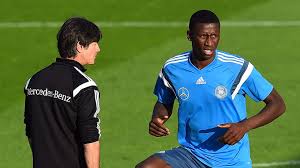 Rudiger played several games for under 18 and under 21 germany's national team. Rudiger Wachse An Der Auslandserfahrung Dfb Deutscher Fussball Bund E V