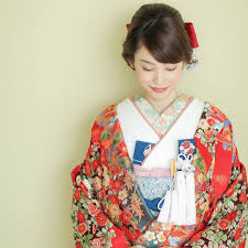 目指すは はんなり花嫁さん 和装ヘアでやってみたい おしとやかに見える前髪アレンジ3選 marry マリー 色打掛 髪型 色打掛 洋髪 花嫁 色打掛