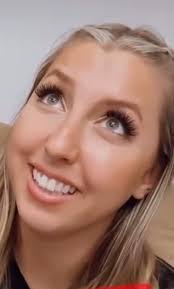 Leah Bingham's Instagram, Twitter & Facebook