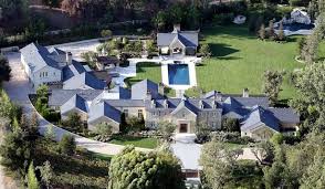The woolsey fire in southern california has reached the bachelor mansion and the calabasas home of kim kardashian west and kanye west, as it had scorched 35,000 acres and was zero percent contained. California Fires Kim Kardashian And Kanye West Hire Private Fire Crews To Save Home Irish Mirror Online