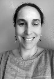 Donna Leake's Instagram, Twitter & Facebook