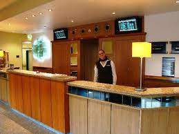 Business guests enjoy the breakfast. Hi Fra Airport Neu Isenburg Reception Aufnahme Von Holiday Inn Frankfurt Airport Neu Isenburg Tripadvisor