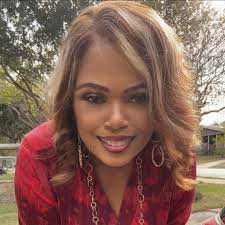 Holly Robinson Peete added a new photo.