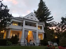 The napa inn & spa was built in 1899 as a wedding gift. White House Napa Valley Inn Vagus Pr