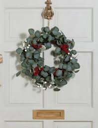 18 Inch Red Berries Eucalyptus Wreath M S En 2020 Fruits Rouges Deco Noel Baie Rouge