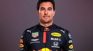 Para continuar con la campaña de entregas de despensas de fundación checo pérez. Checo Perez Firma Con Red Bull Revista De Coches