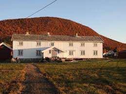 Gården består av restaurant, overnatting og selskapslokale. Immaculate Restored Farm House And Gourmet Restaurant Review Of Kvitnes Gard Kvitnes Norway Tripadvisor