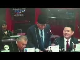The suggestion was made by pkr senator mohamad imran abd hamid and directed to minister in the prime minister's department in charge of islamic affairs datuk seri dr mujahid yusof rawa. Clapback Loud Clear And Angry After Pkr Senator Proposes Law Protecting Men Against Women Who Seduce Them Into Rape Coconuts Kl