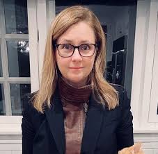 It's been years since her role and it's finally time to see her naked. Jenna Fischer Family Husband Kids Parents Siblings Themefam