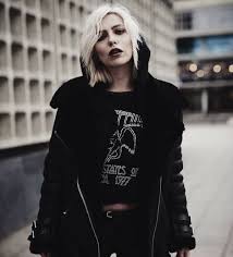 Cold weather grunge winter outfits. How To Stay Warm Without Losing Your Edgy Style