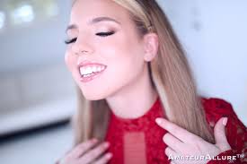 Lucky Anne An Adorable Waitress That Loves The Control Oral Sex Gives Her  Amateur Allure - Bunny Lust