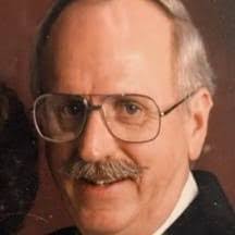 Lisa Hendren's Instagram, Twitter & Facebook