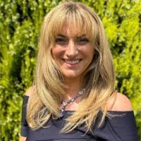 Amanda Slater's Instagram, Twitter & Facebook