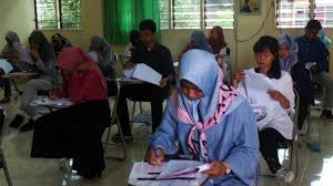 Soal seleksi mandiri unnes tahun 2018 2017 2016 dan 2015 soal tes ujian masuk unnes pendidikan kewarganegaraan pendidikan universitas negeri latihan. 500 Peserta Melaksanakan Ujian Mandiri Unnes Di Universitas Ngudi Waluyo Tribun Jateng
