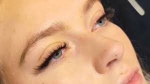Best lash lifts and eyelash perming near me in Orpington, London