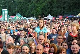 Jarocin festival was one of the biggest and most important rock music festivals in the 1980s europe, by far the biggest festival of alternative music in the warsaw pact countries. Relacja Jarocin Festiwal 2009 Jarocin 17 19 07 2009 Rockmetal Pl