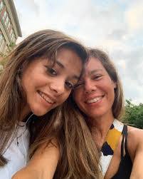 Dinah Simpson's Instagram, Twitter & Facebook