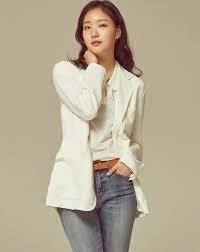 Born on july 2, 1991, she moved with her family to china when she was 4 years old and lived there for 10 years before returning to korea. Yonhap Interview Actress Kim Go Eun Likes Her Looks In Sunset In My Hometown Yonhap News Agency