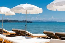 Le mythe tropézien, c'est cette plage de pampelonne, de ramatuelle, avec ses 5 kilomètres de long et qui occupe un espace de 27 hectares. Restaurant Tropicana La Plage Ramatuelle Menu Preise Restaurant Bewertungen Tripadvisor