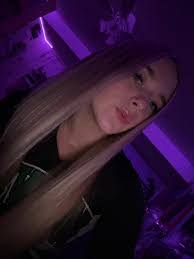 Alex Schimpf's Instagram, Twitter & Facebook