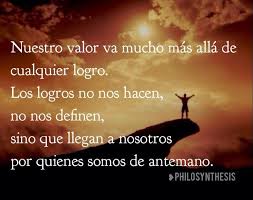 Valor Propio Mo Philosynthesis Viviendo De Amor Pensamientos Citas Frases Quotes Inspiracion Espiritualidad Amor Y Luz P Movie Posters Poster Movies