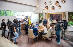 Cabe recordar que hace unos días el cantante de adiós amor sorprendió a la intérprete de sapito con propuesta de matrimonio, en donde tiró la casa por la ventana. Luz Verde En Mexico Para Grabaciones De Telenovela Si Nos Dejan De Televisa The Daily Television