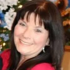 Linda Cera's Instagram, Twitter & Facebook