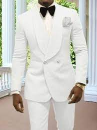 Pour tous les hommes désirant présenter une allure élégante, le smoking homme mariage est la pièce maîtresse à porter lors d'une occasion particulière. Smoking Blanc De Mariage