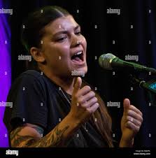 Donna fashion hi-res stock photography and images