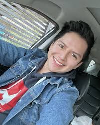 Adrian Chamba's Instagram, Twitter & Facebook