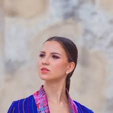 Anita Lara's Instagram, Twitter & Facebook